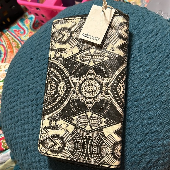 Sakroots Wallet - Picture 2 of 5